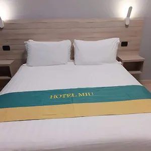 Miu ** Milánó