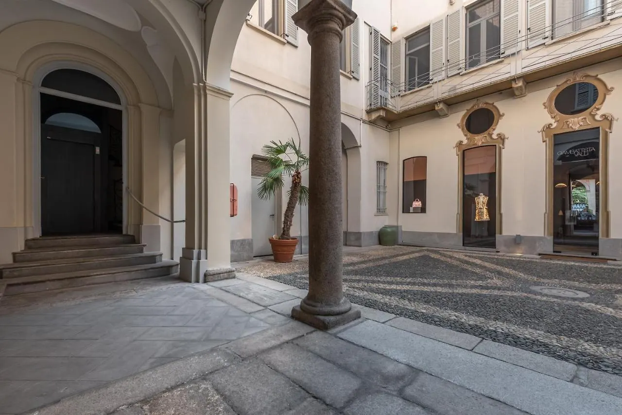 Boutique Centrale Sant'Andrea Milan